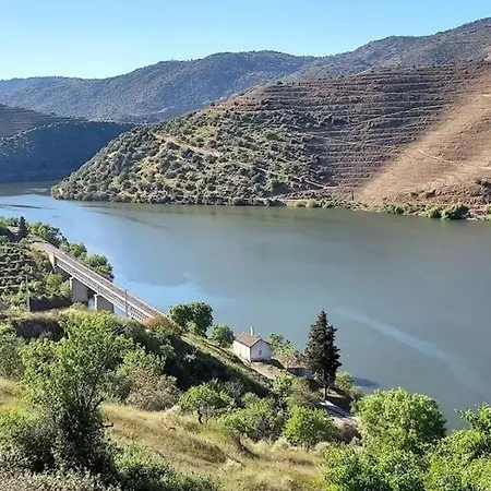 Charming House In Nova De Foz Coa With Private Entrance بيت للعطل